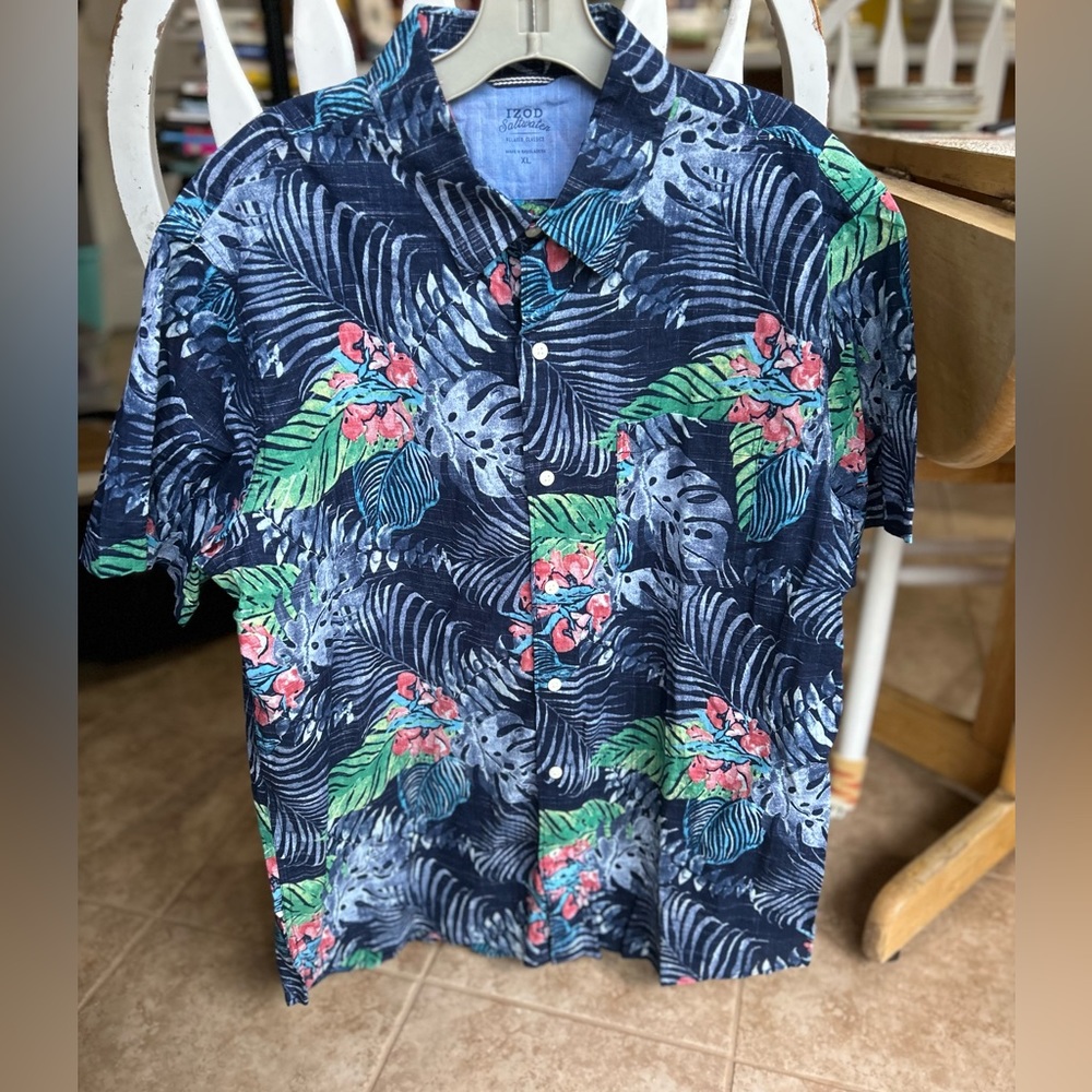 Izod Saltwater Men’s Hawaiian shirt